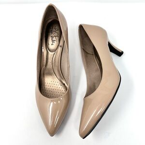 Life Stride Women's Pointed Toe Pumps